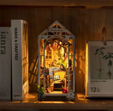 Charger l'image dans la galerie, DIY Book Nook 3D - Garden House (ROLIFE)