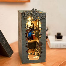 Charger l'image dans la galerie, DIY Book Nook 3D - Magic House (ROLIFE)
