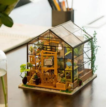 Charger l'image dans la galerie, DIY Miniature House - Cathy's Flower House (ROLIFE)