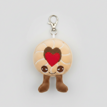 Charger l'image dans la galerie, Porte-clés Peluche KeelEco Sablé à la Confiture 12 cm