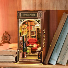 Charger l'image dans la galerie, DIY Book Nook 3D - BookStore Shakespeare (ROLIFE)