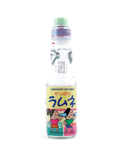 Charger l'image dans la galerie, Limonade japonaise Ramune - Nature 200ml (CTC)