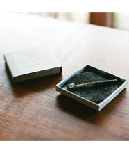 Charger l'image dans la galerie, Coffret bâtons d'encens japonais x3 senteurs - Lavande, Ylang Yland et Yuzu (HIBI)