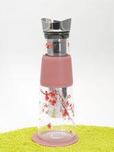 Charger l'image dans la galerie, Carafe en verre avec infuseur à thé motif Sakura