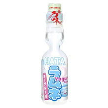 Charger l'image dans la galerie, Limonade japonaise Ramune - Yogurt 200ml (HATAKOSEN)