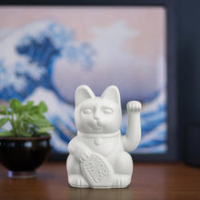 Charger l'image dans la galerie, Lucky Cat Maneki Neko - Blanc
