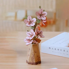 Charger l'image dans la galerie, Rowood Sakura - Mise en scène décorative sur un bureau
