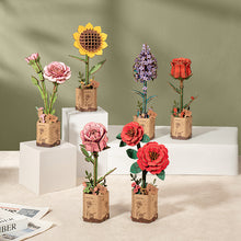 Charger l'image dans la galerie, Rowood Red Rose - Composition avec les autres fleurs de la gamme
