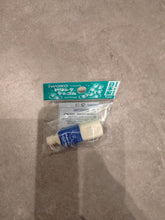 Charger l'image dans la galerie, Mini-gomme japonaise Iwako représentant une bouteille de soda bleu kawaii
