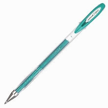 Charger l'image dans la galerie, Stylo gel Uni-ball Signo vert métallisé de profil avec sa pointe en acier inoxydable et son capuchon à clip

